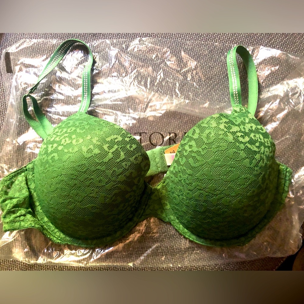 Victoria’s Secret, PINK, Wear Everywhere t-shirt, lightly lined, 38B